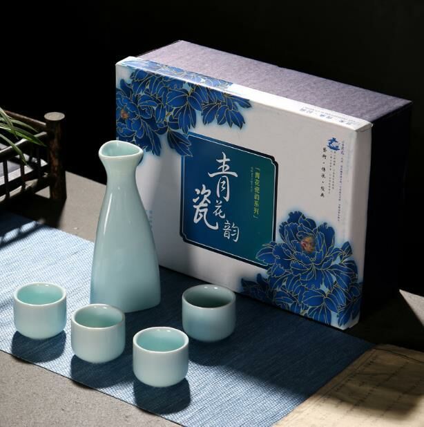 (4 glasses in a pot) Japanese porcelain barware set 