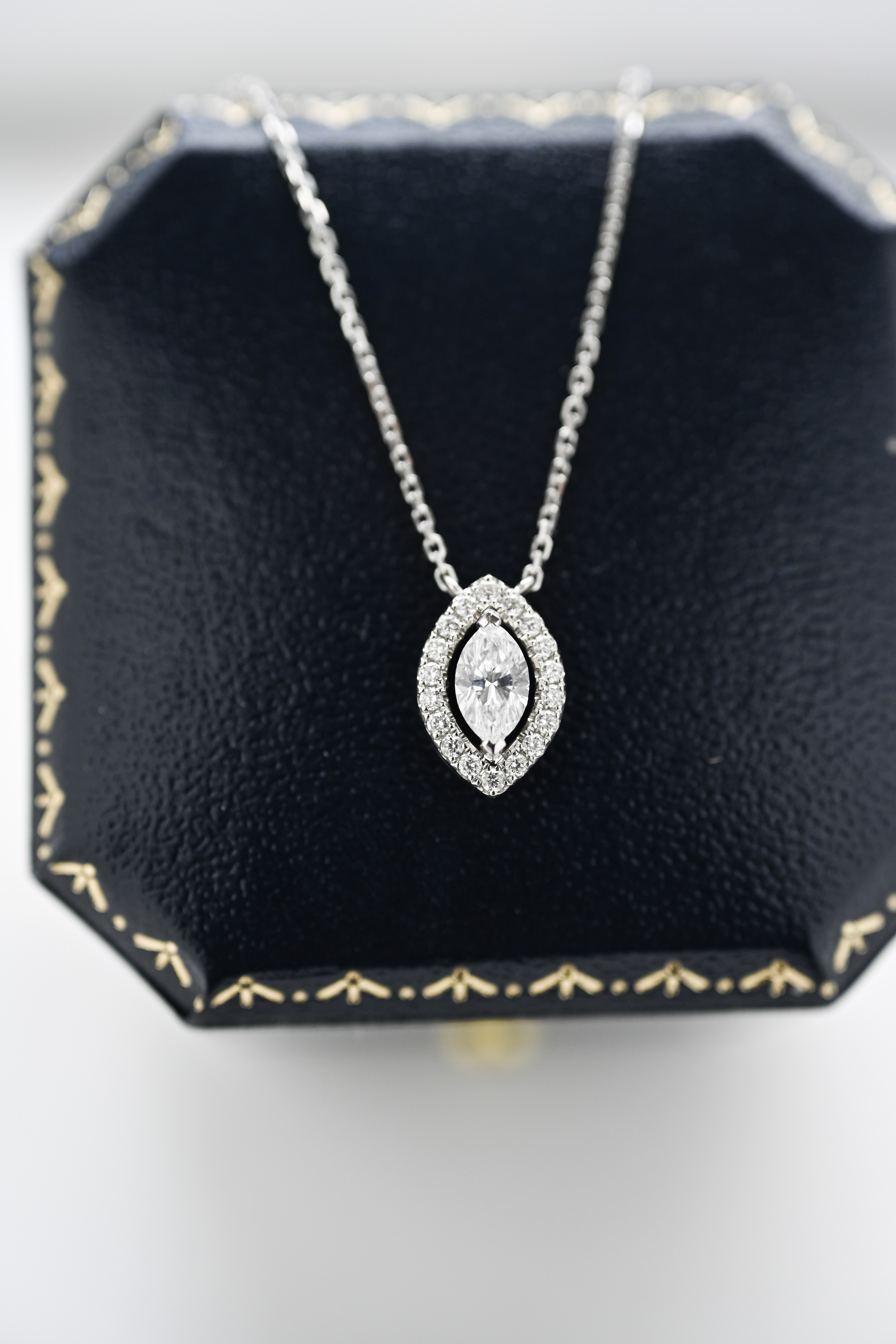 18K White Gold Diamond Necklace