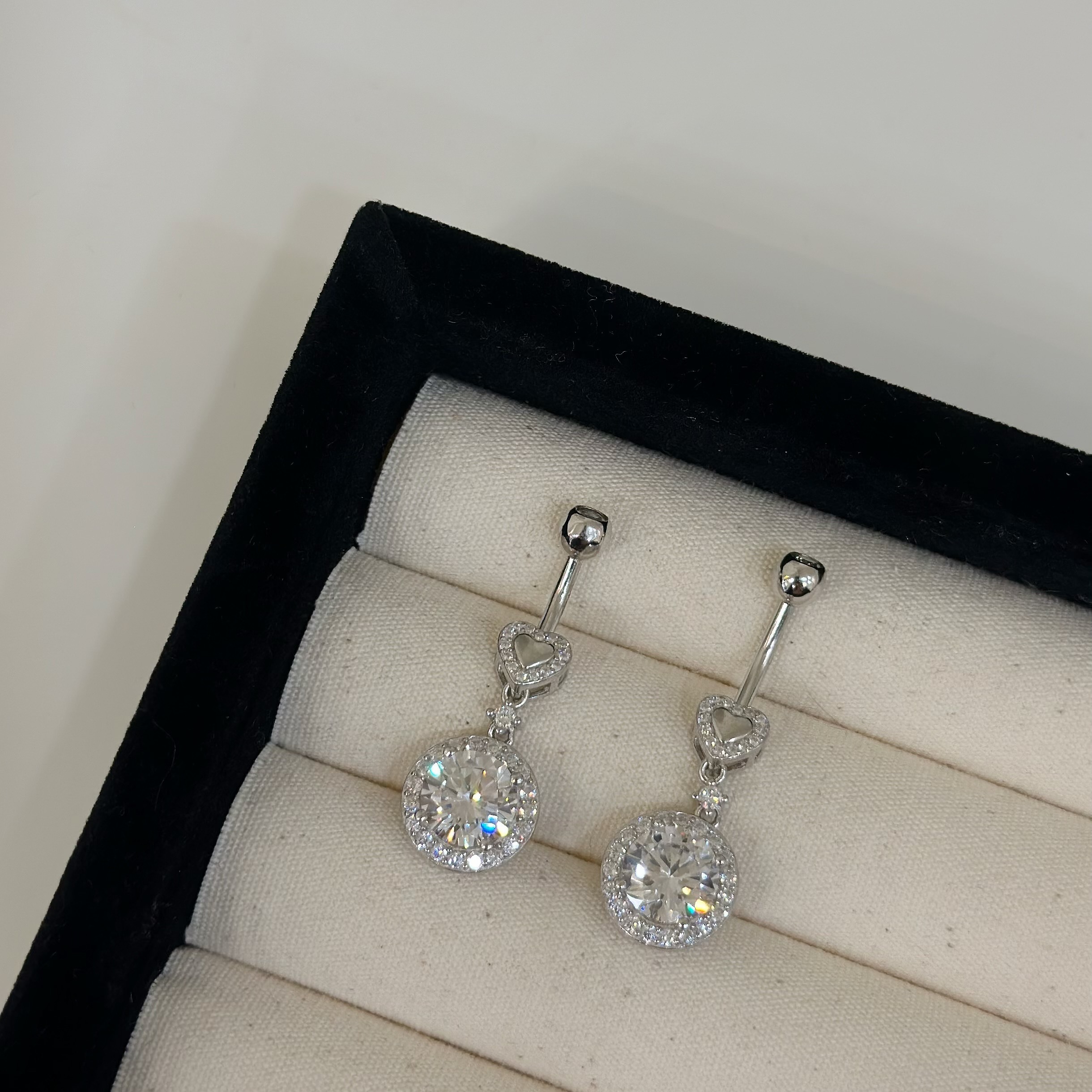 【純銀】愛心圓鑽垂吊肚環