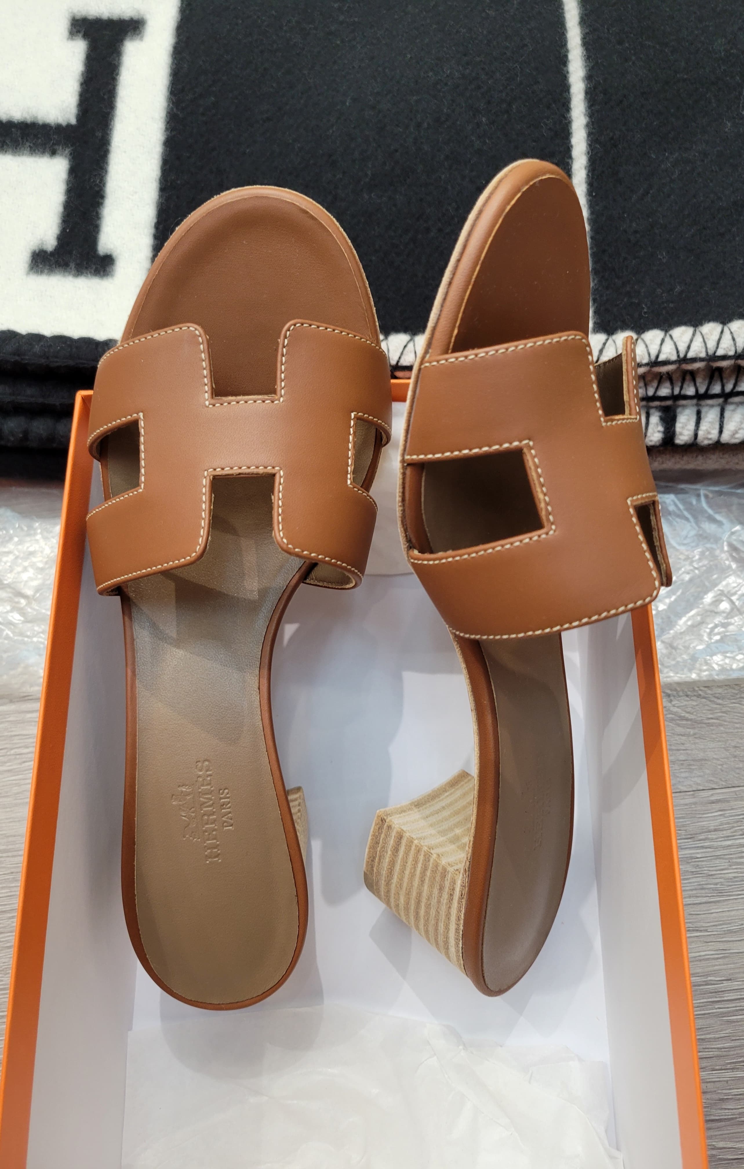 Hermes Oasis sandals gold