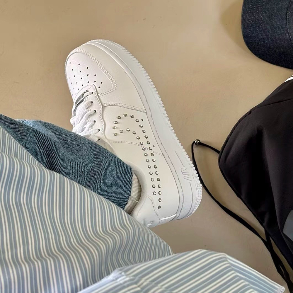 NIKE AIR FORCE 1 AF1 鑽石 鉚釘 鑽石勾勾 小白鞋 女生復古休閒鞋 FQ8887-100