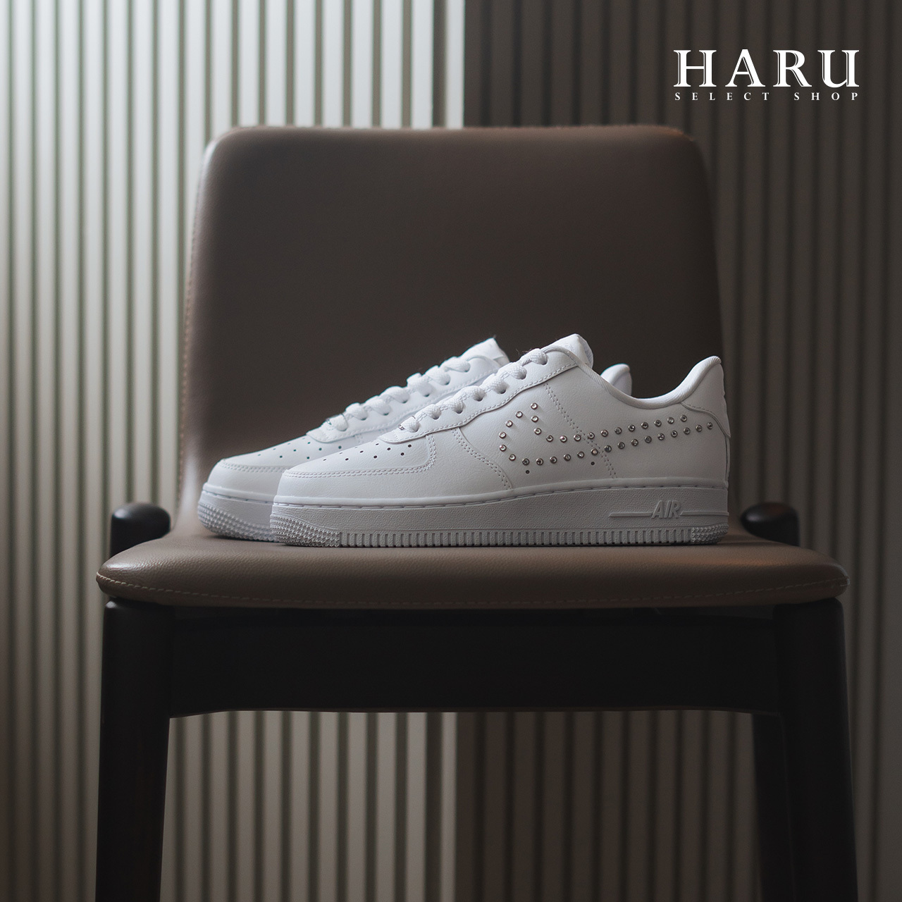 NIKE AIR FORCE 1 AF1 鑽石 鉚釘 鑽石勾勾 小白鞋 女生復古休閒鞋 FQ8887-100