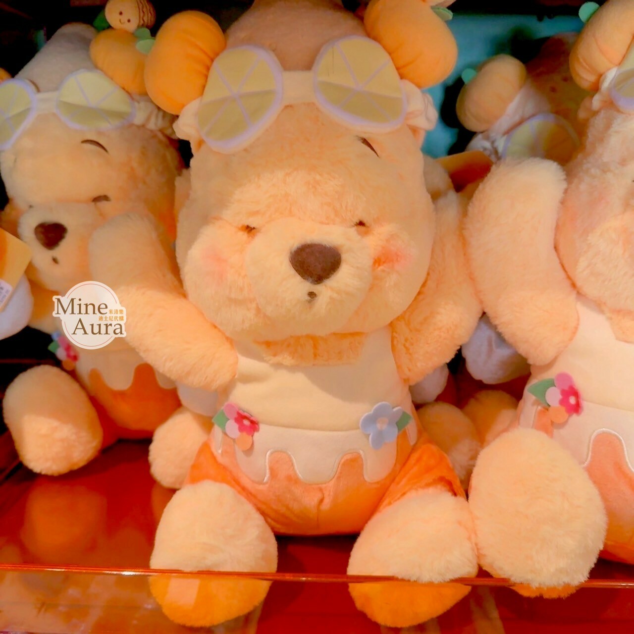 春日系列 小熊維尼 Winnie the Pooh 瞇瞇眼 娃娃 玩偶 -香港迪士尼樂園