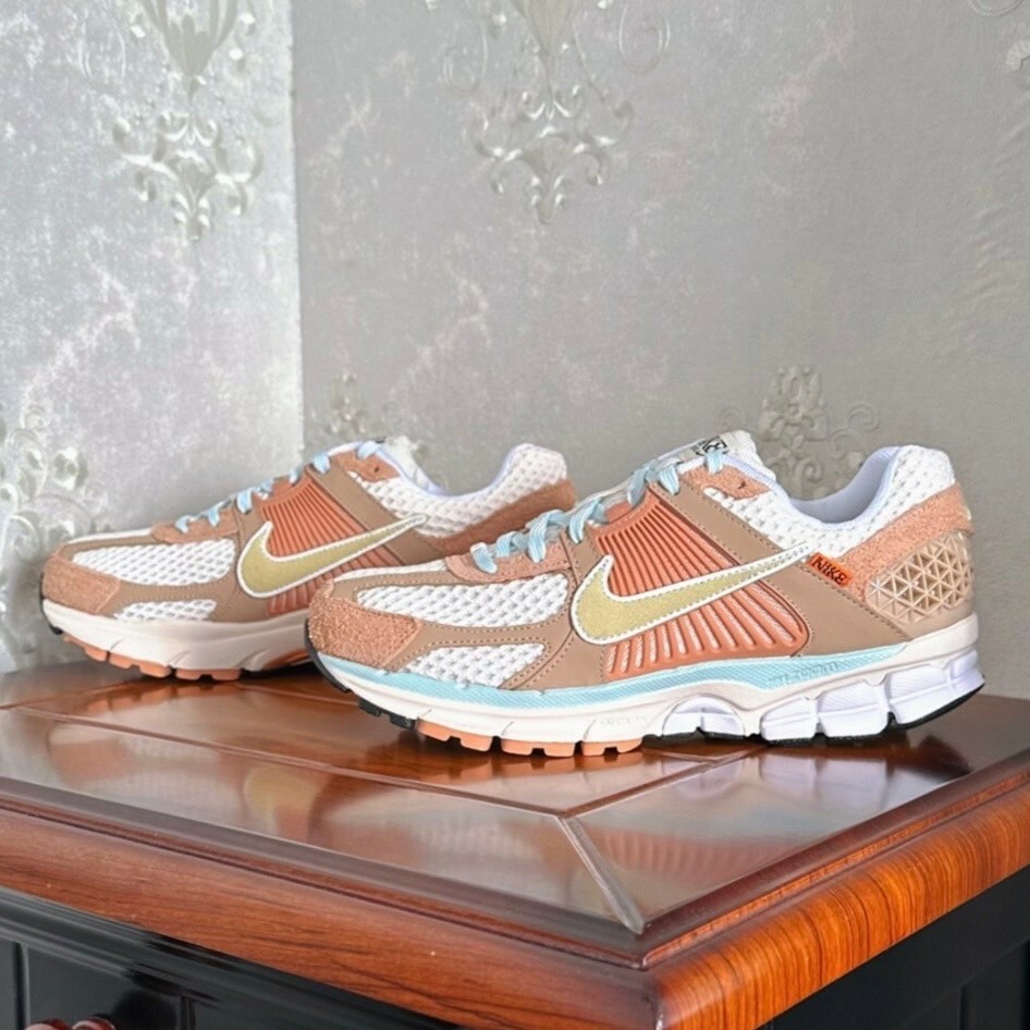 Nike Zoom Vomero 5 Have a Nike Day 磚橘色 橘棕 棕褐色 復古 運動休閒鞋 老爹鞋