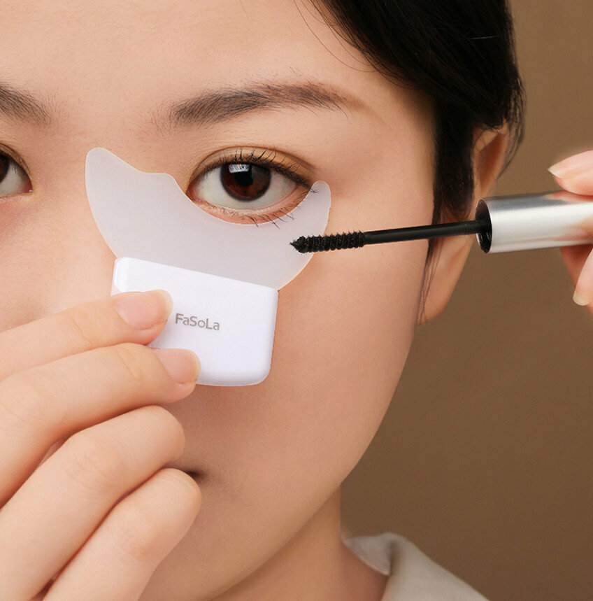 Eyeshadow Aid / Silicone Eyelash Tool [White]