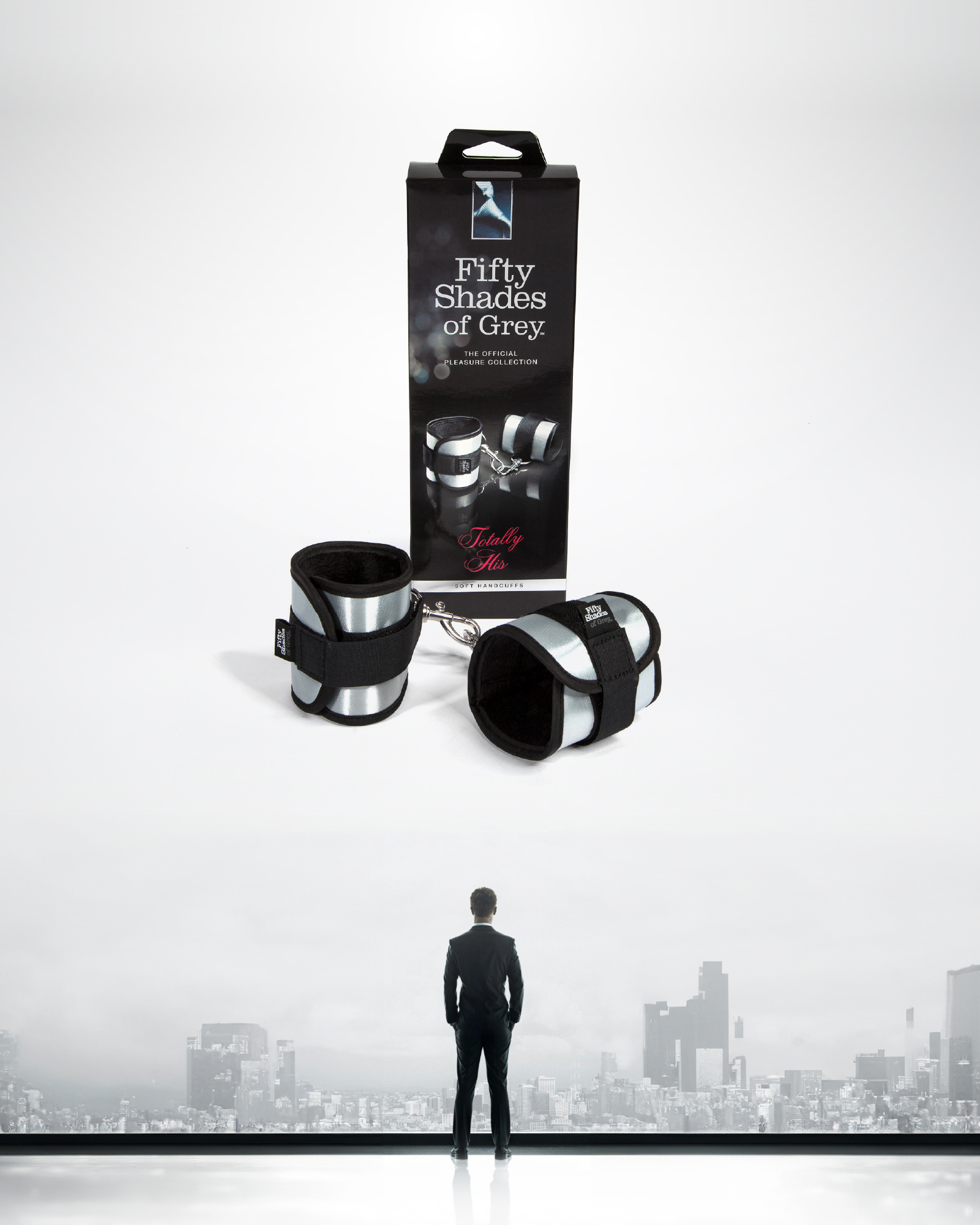 格雷的五十道陰影,Fifty Shades of Grey,Totally His 黑銀柔軟束縛手銬,調教時尚,調教,調教扮演,BDSM,SM,親密關係,格雷,角色扮演,捆綁,禮物,繩縛,束縛,綁帶,口球,手拍,頸圈,項圈,牽引鏈,手銬,腳銬,馬鞭