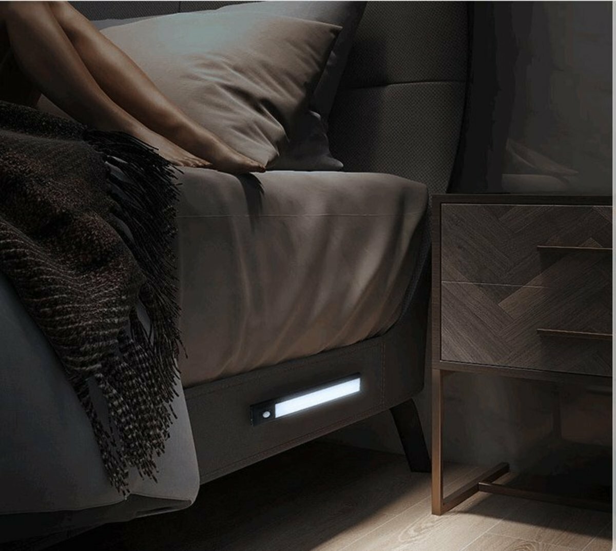Somatosensory induction nightlight (warm color light)