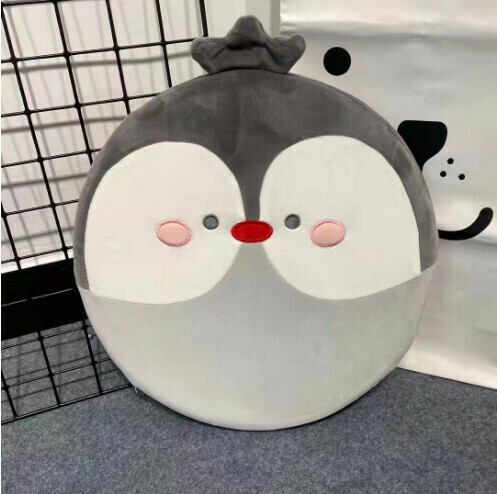 Japanese cartoon cushion "Little Penguin 40*40cm"