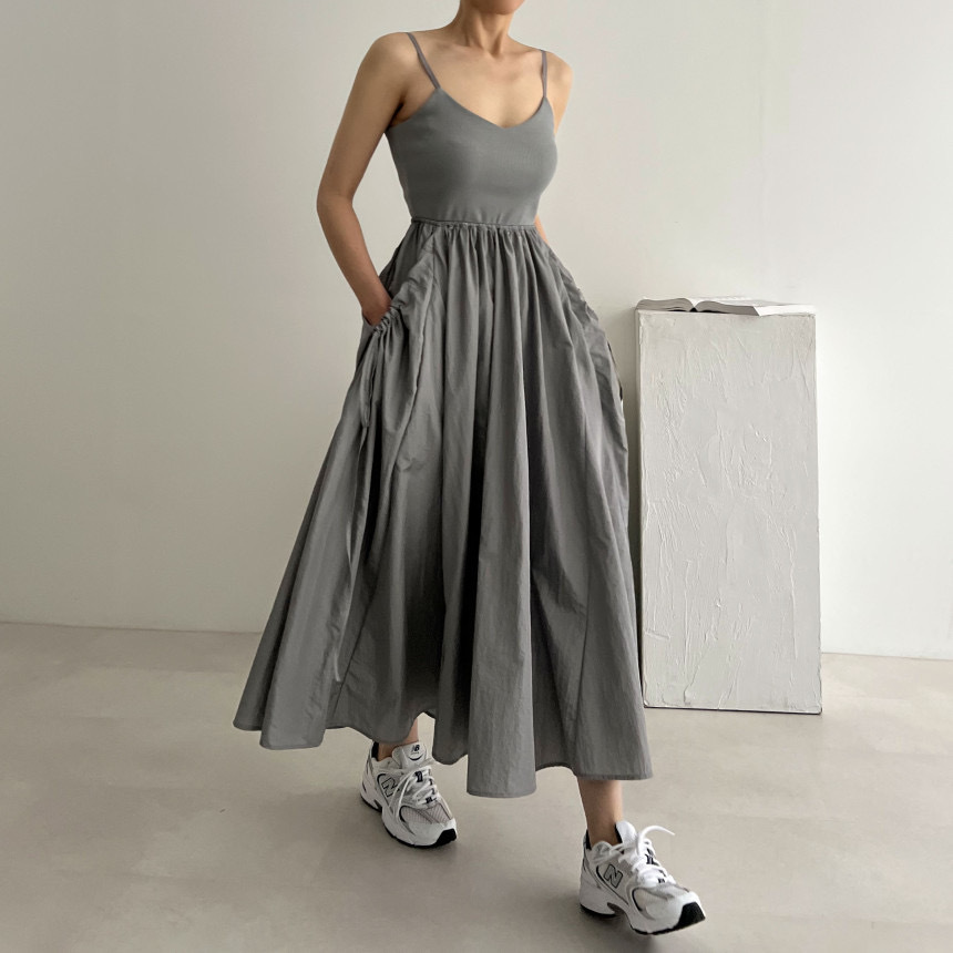 休閒性感  造型口袋U嶺大裙襬洋裝(黑/灰)