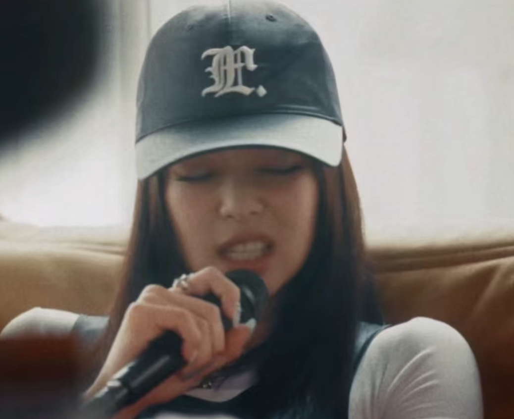2024SS LMC GOTHIC SATIN 6PANEL CAP BLACKPINK JENNIE 著用款
