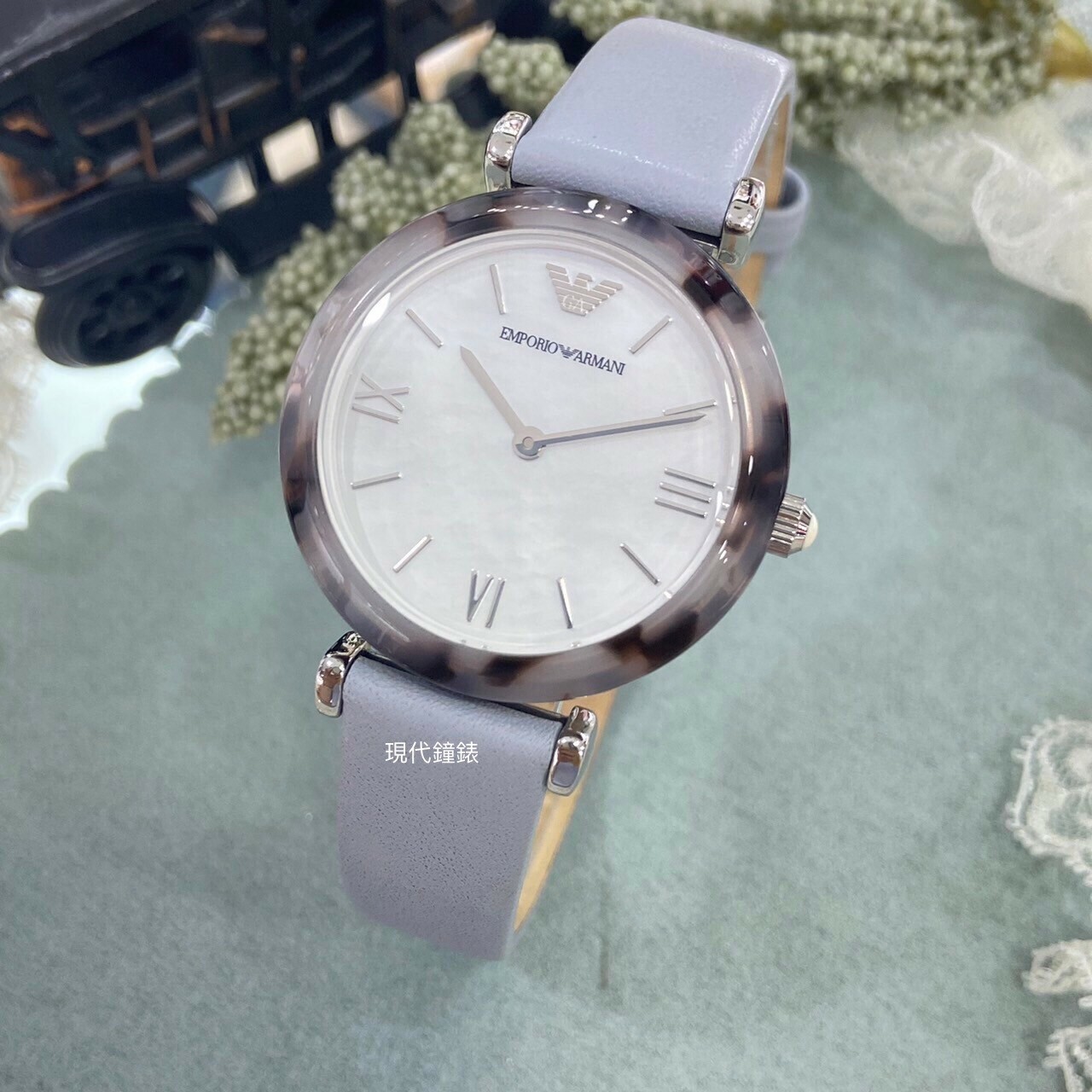 【EMPORIO ARMANI 亞曼尼】都會優雅時尚腕錶AR11002 33mm 現代鐘錶