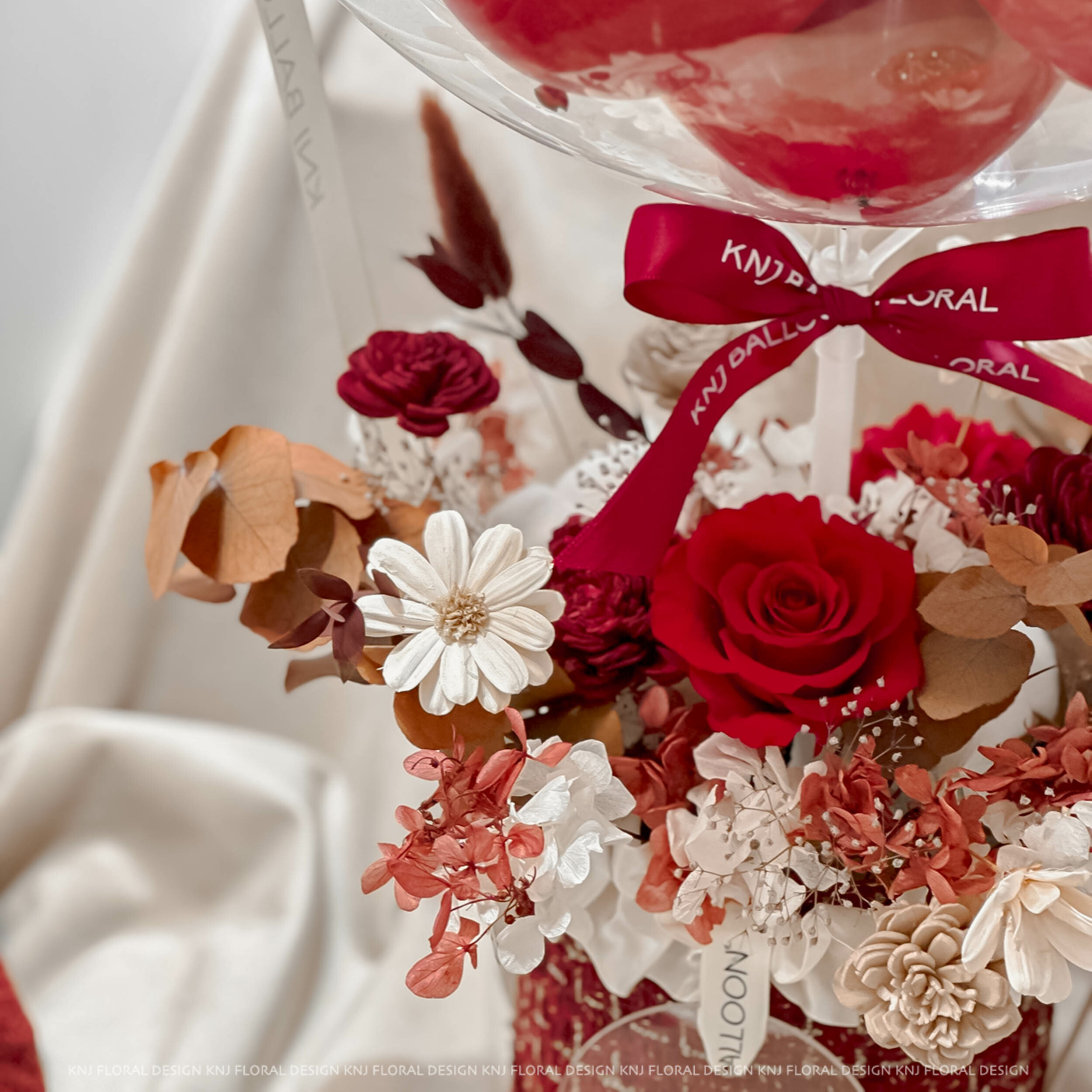 [新婚/祝賀] 溫暖深紅熱氣球永生花禮