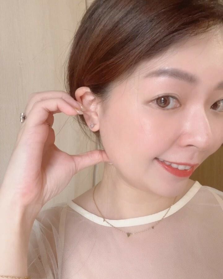 E12 Handmade polished heart earrings 天然愛心白水晶純銀耳環 - silver925