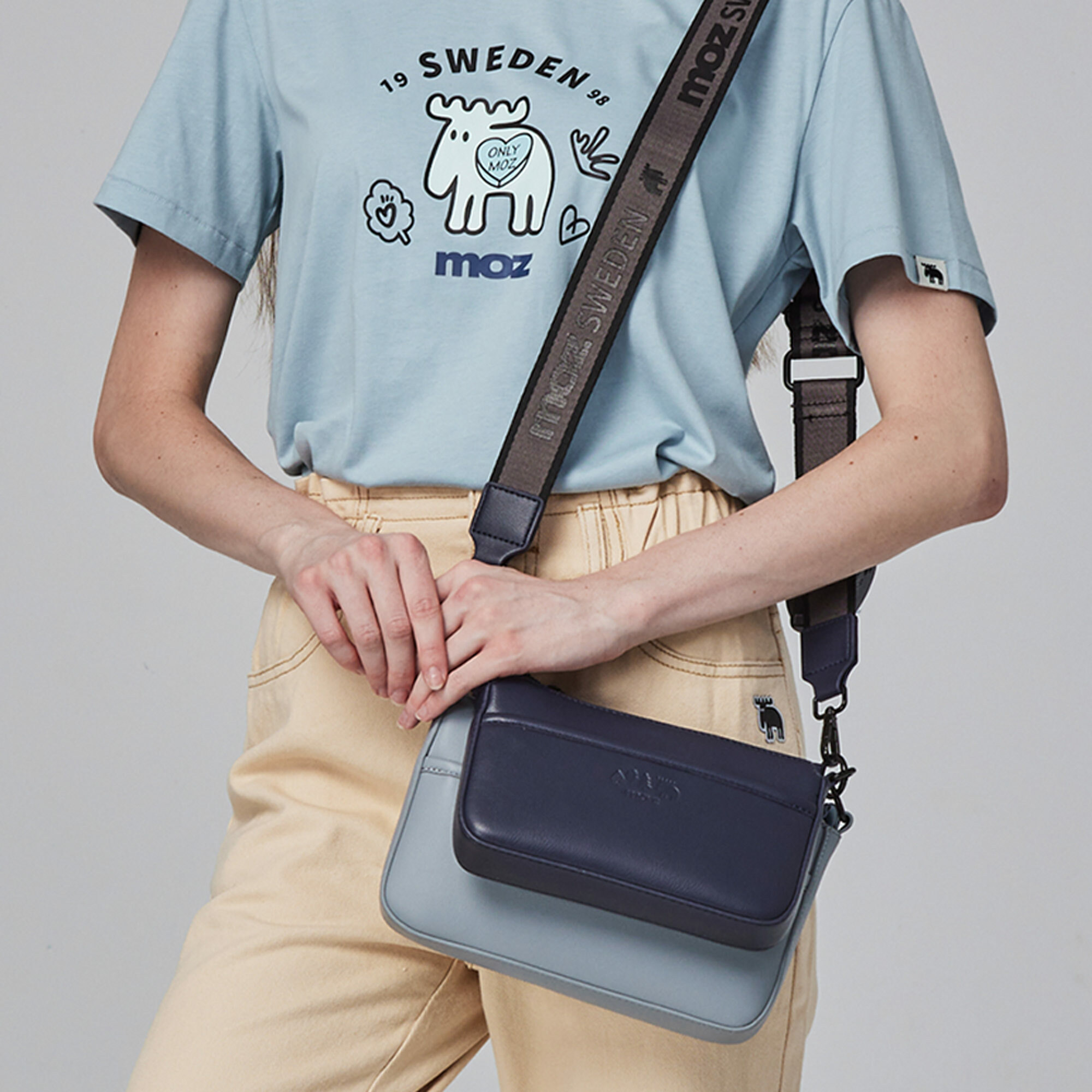 【惜福商品$999】moz瑞典駝鹿 皮革 防潑水 撞色三用包 (灰藍)【贈】小零錢包