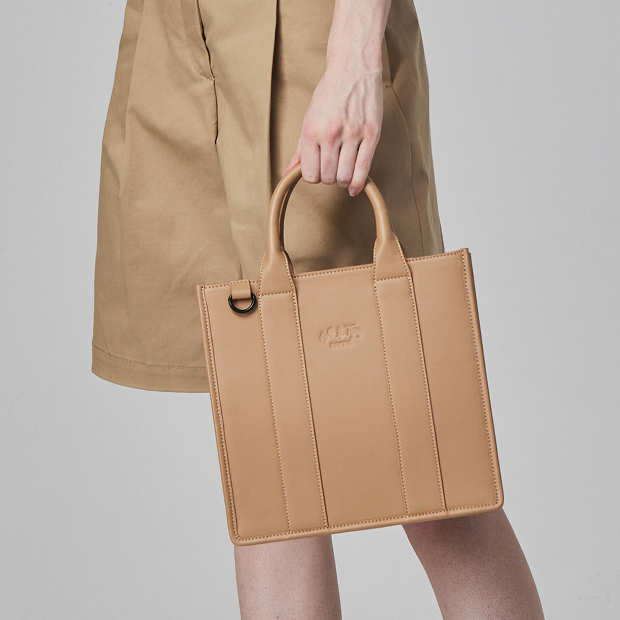 【惜福商品999】moz瑞典 駝鹿 防潑水 托特方包(奶茶) 【贈】卡夾拉鍊包