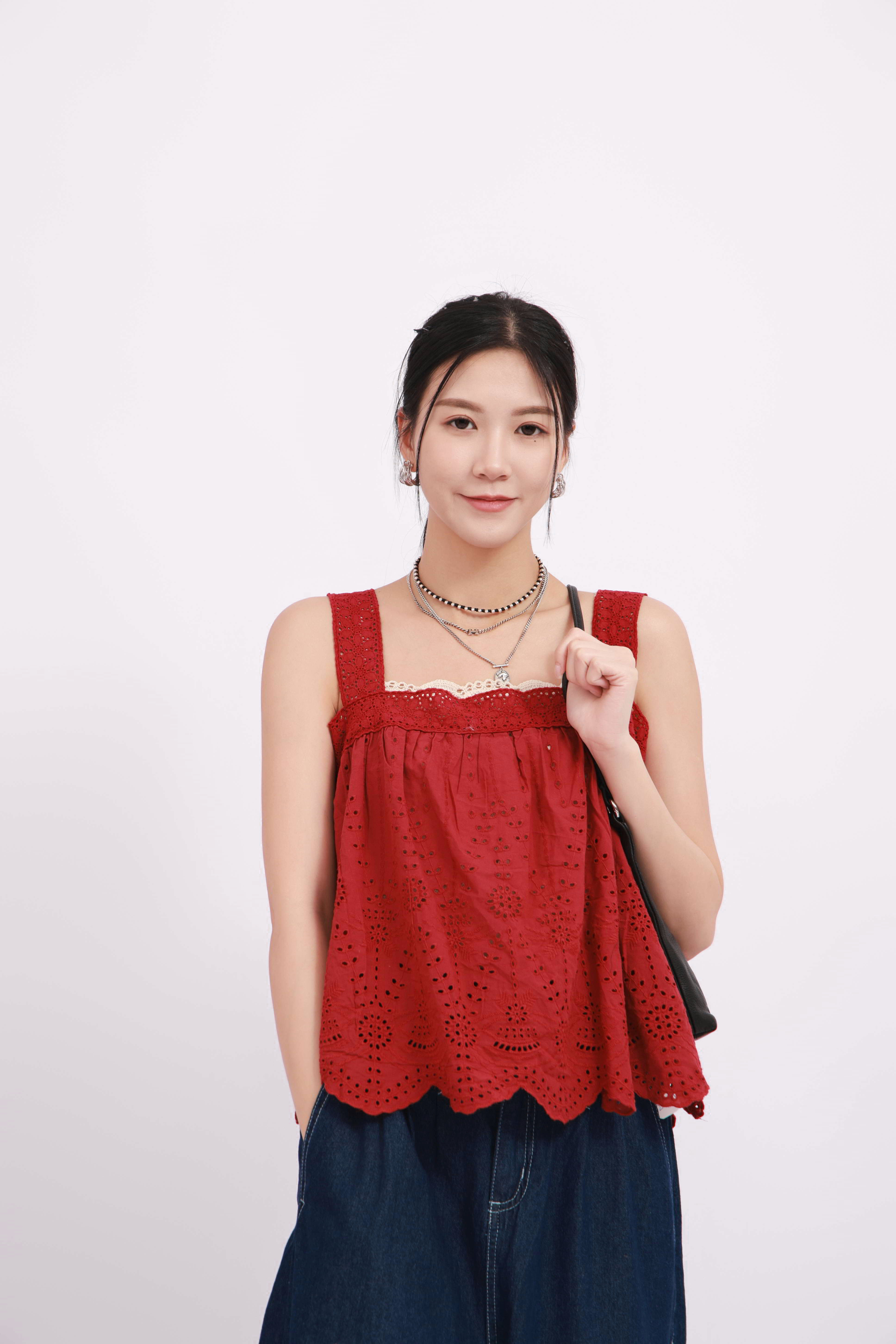 粗花邊帶通花棉背心 (現貨款式）