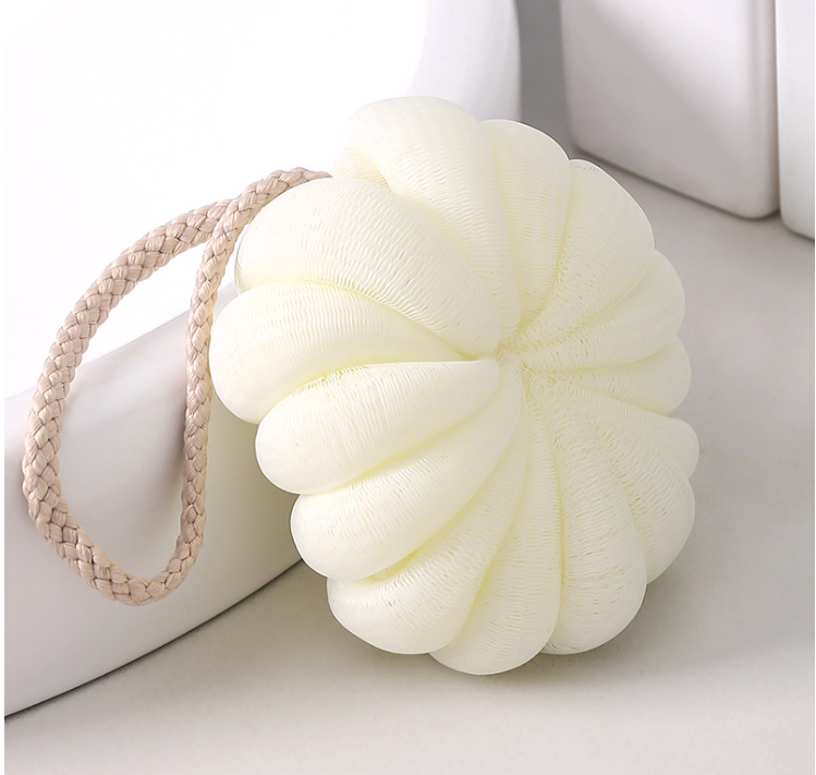 Japanese bath bomb Flower back rubbing foaming bath bomb [50g pumpkin bath bomb beige]