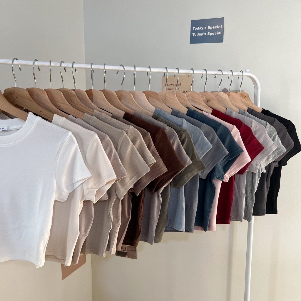 978素面彈力短版上衣