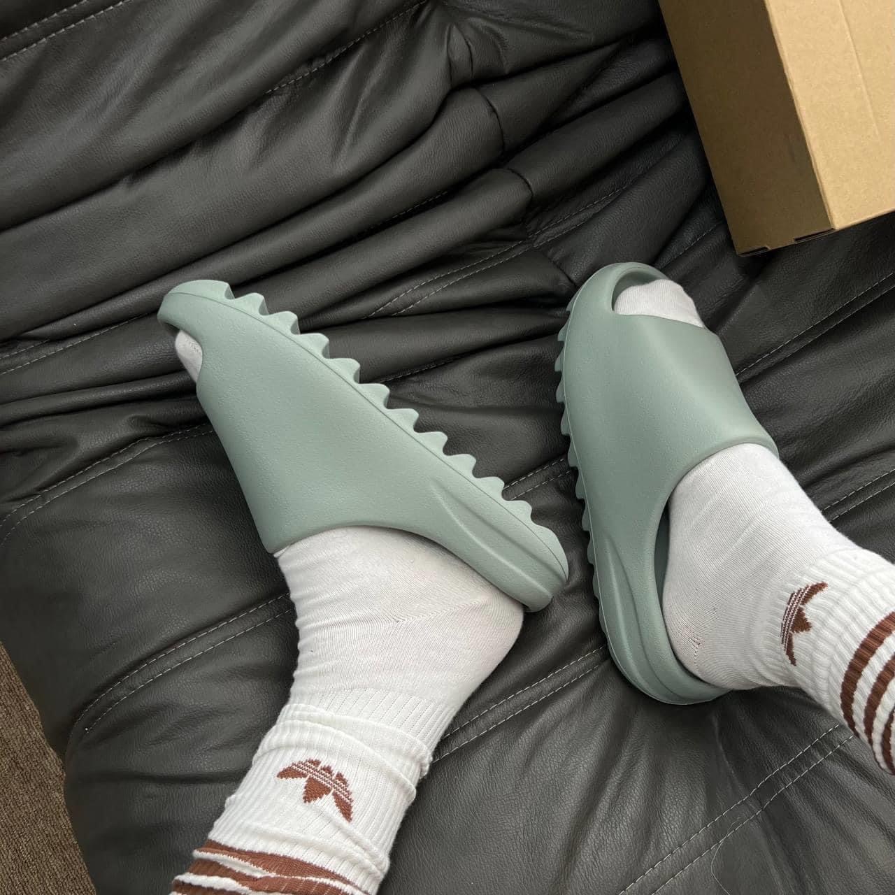 Adidas Yeezy Slide 海鹽綠