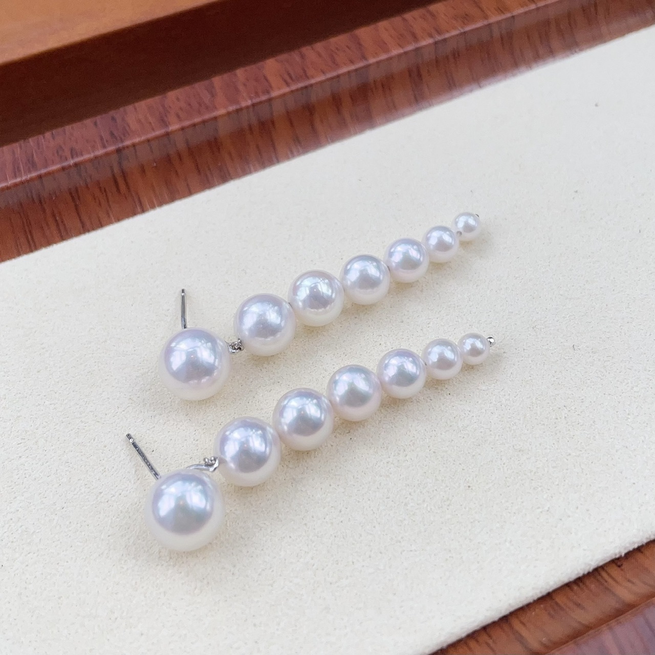 寶石級光輝 - 18K金頂級鏡面光澤日本Akoya珍珠漸變大小耳環 (大至小)