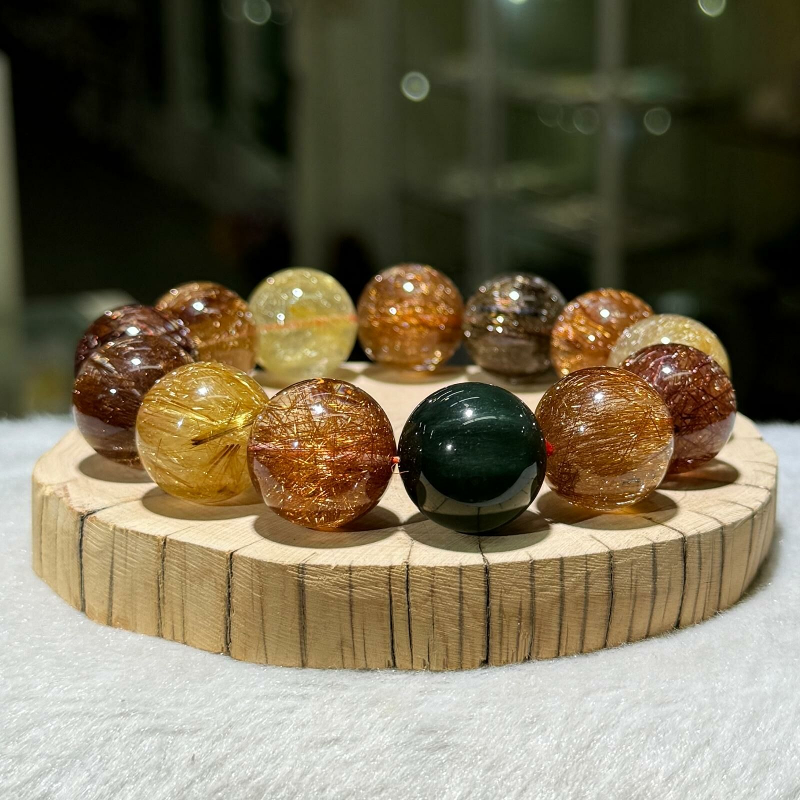 大m 高品💫彩髮晶手串 18 mm +/-