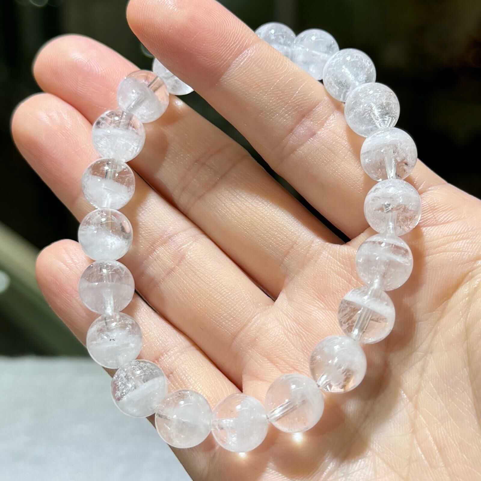 白幽靈手串 9 mm +/-