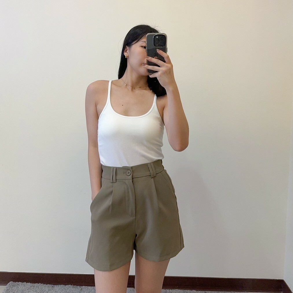 後鬆緊西裝短褲（版偏小建議拿大一號）（現貨）