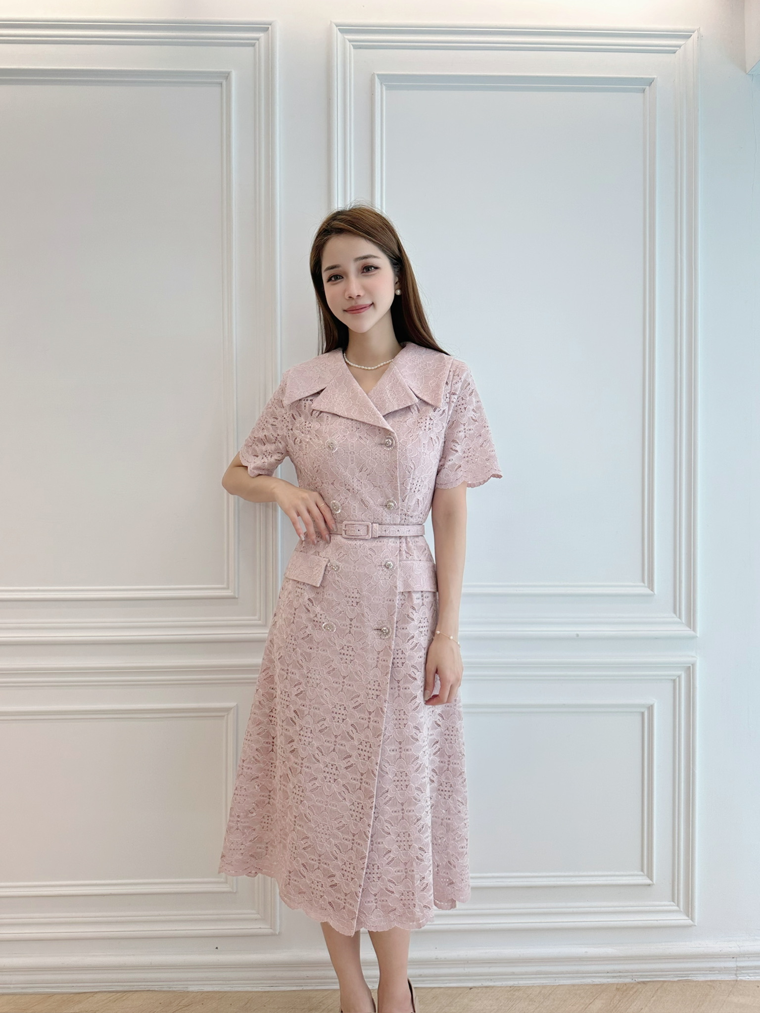 大翻領蕾絲短袖洋裝