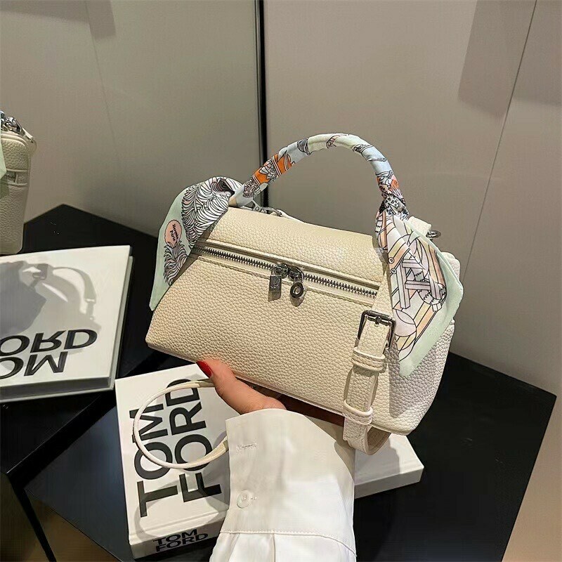 U07絲巾荔枝紋手提小方包