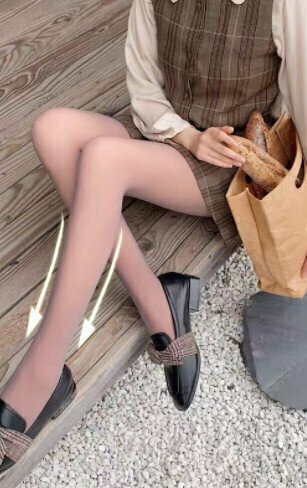 One-piece leggings (coffee translucent 100g non-fleece stepping model)