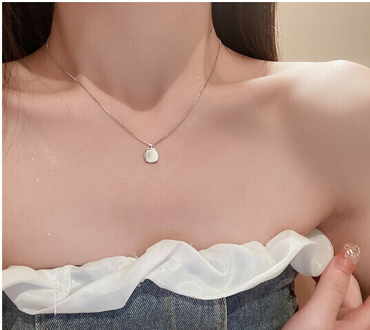 Square mother-of-pearl necklace clavicle chain (necklace - silver)