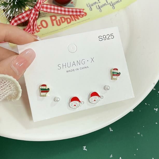 (Santa Claus and gloves [three pairs]) silver needle stud earrings earrings 
