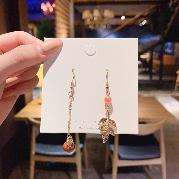 Fashionable and popular earrings [33# leaves]