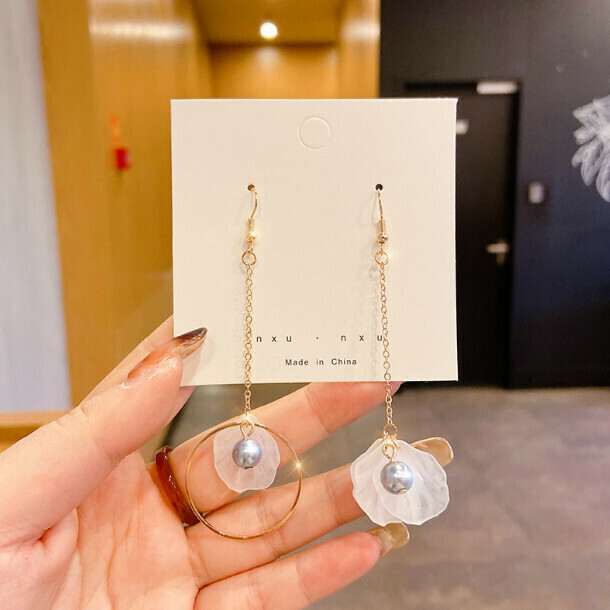 925 Silver Pin Fashion Earrings (124# Asymmetrical White Flowers)