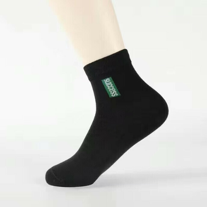 熱賣【特價品】中筒運動襪（黑色）