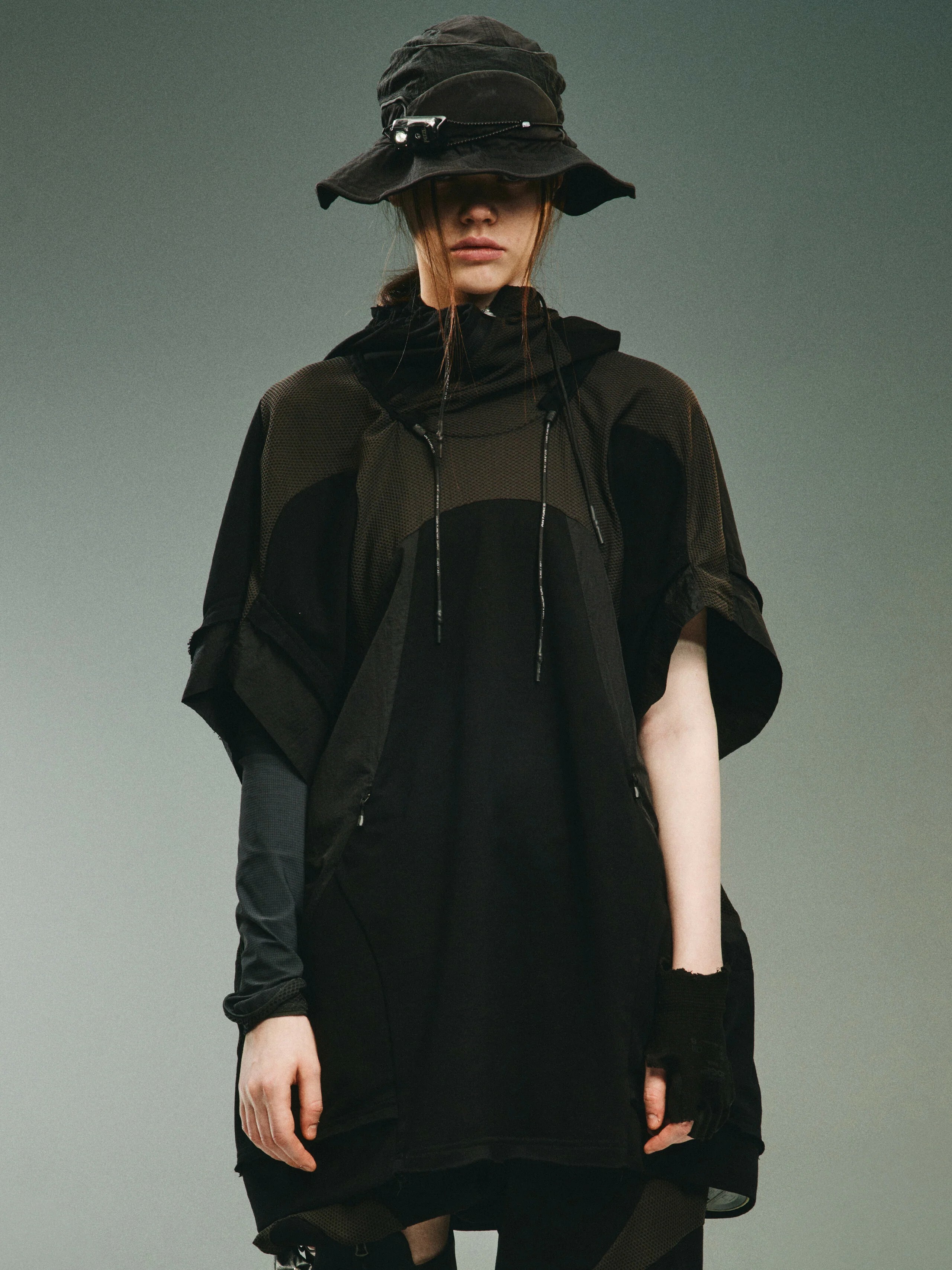 【Focus Store】現貨 Hamcus SS24 DUSZEN TM / NAMELESS HOODED T-SHIRT 連帽短T 黑色 UM00524-1 BK