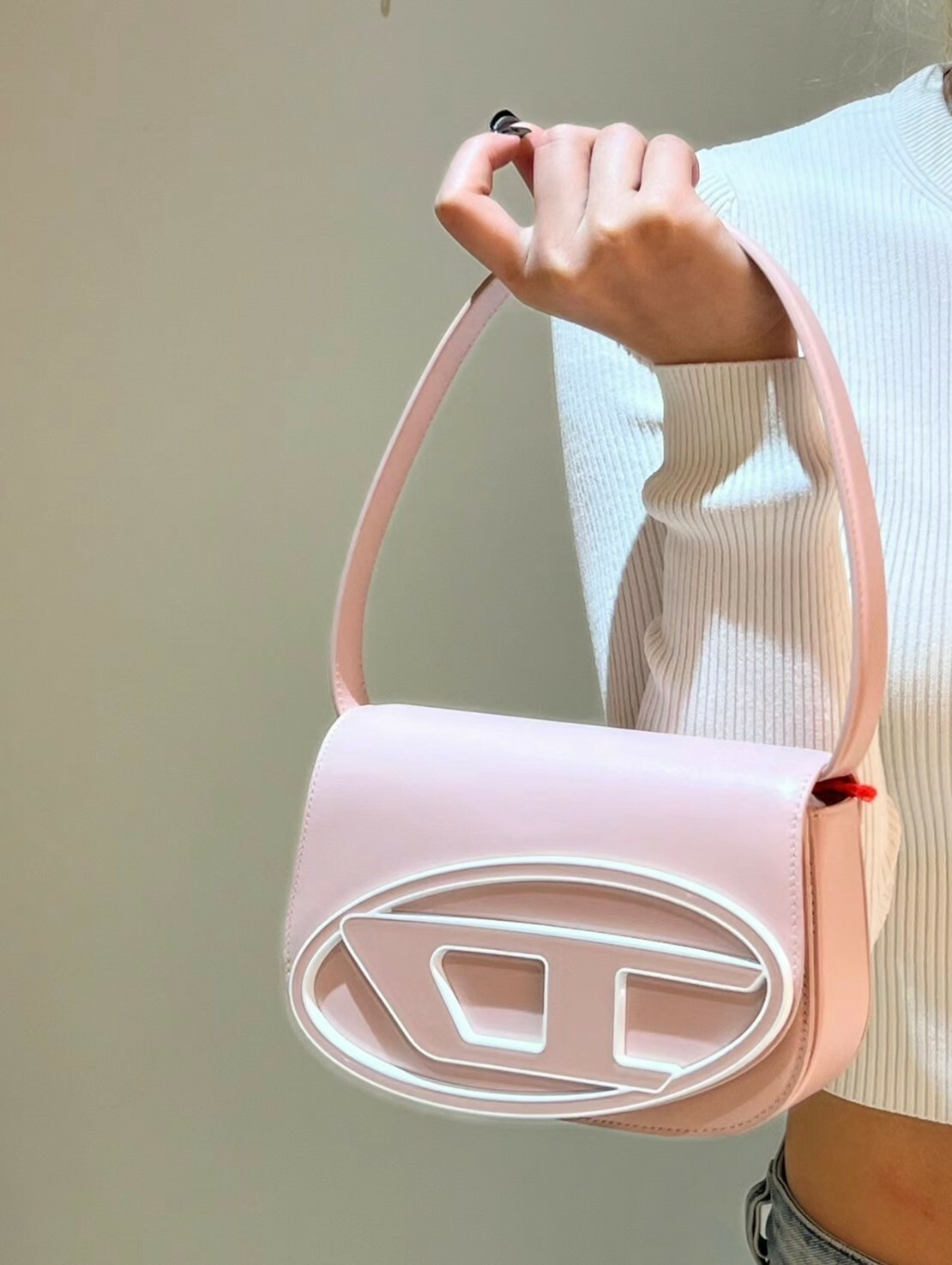 DIESEL 限定櫻花粉D Logo叮噹包 馬卡龍配色