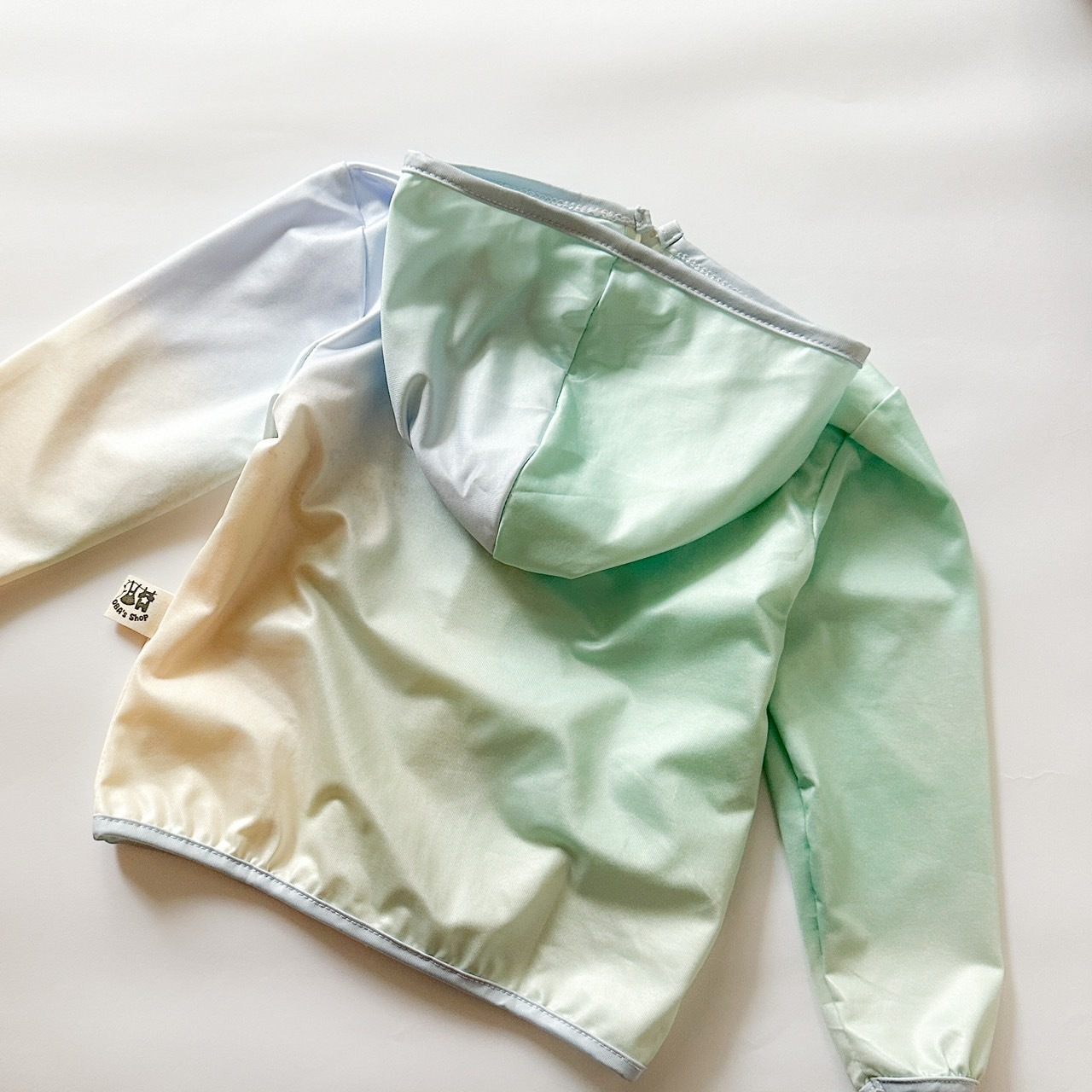 【獨家】藍綠水彩 涼感外套