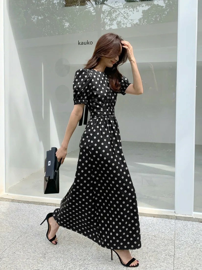 法式點點後美背鏤空綁帶造型長洋裝S-M (Elegant & Love)