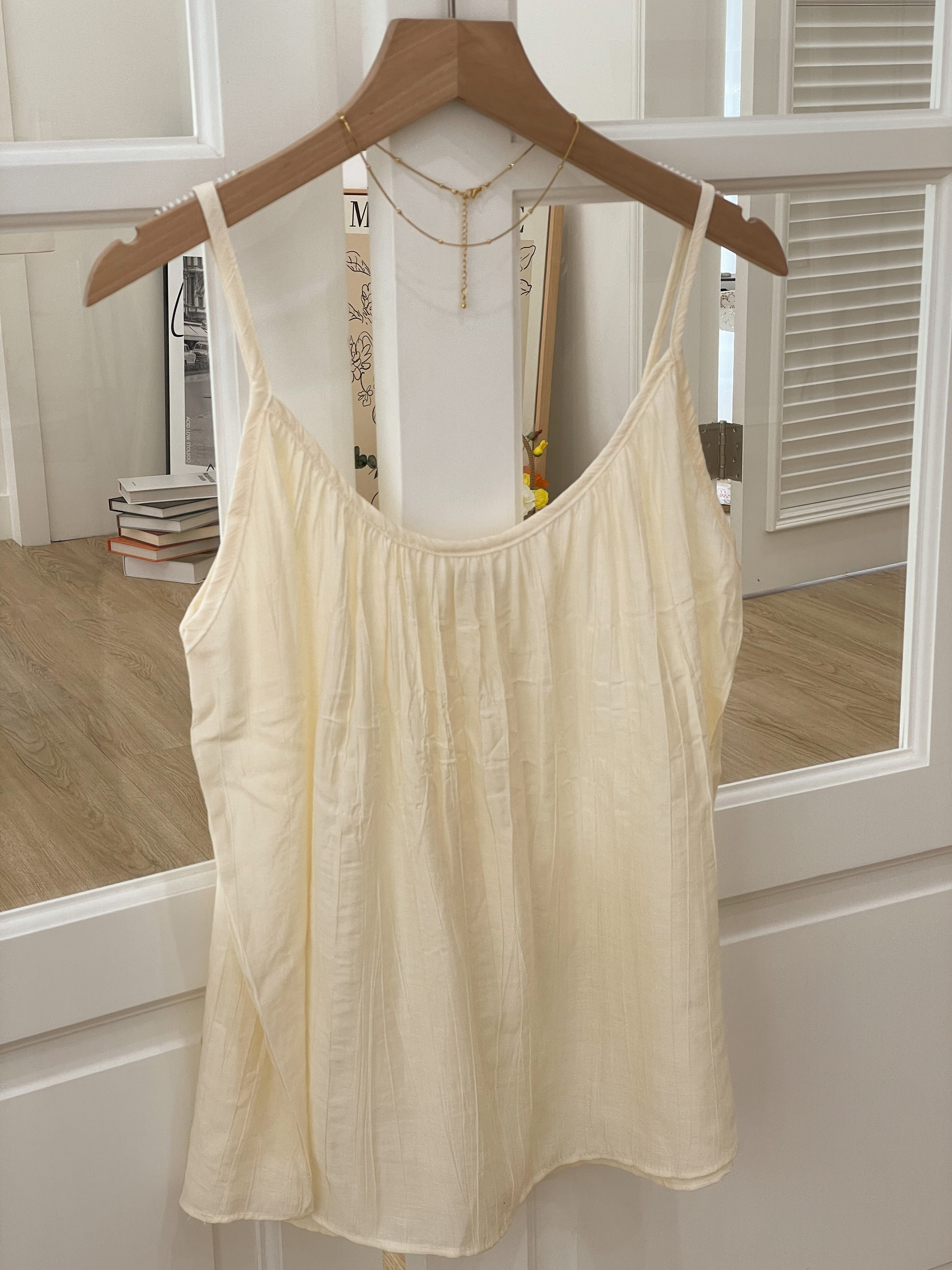 軟綿綿超舒服細肩帶上衣