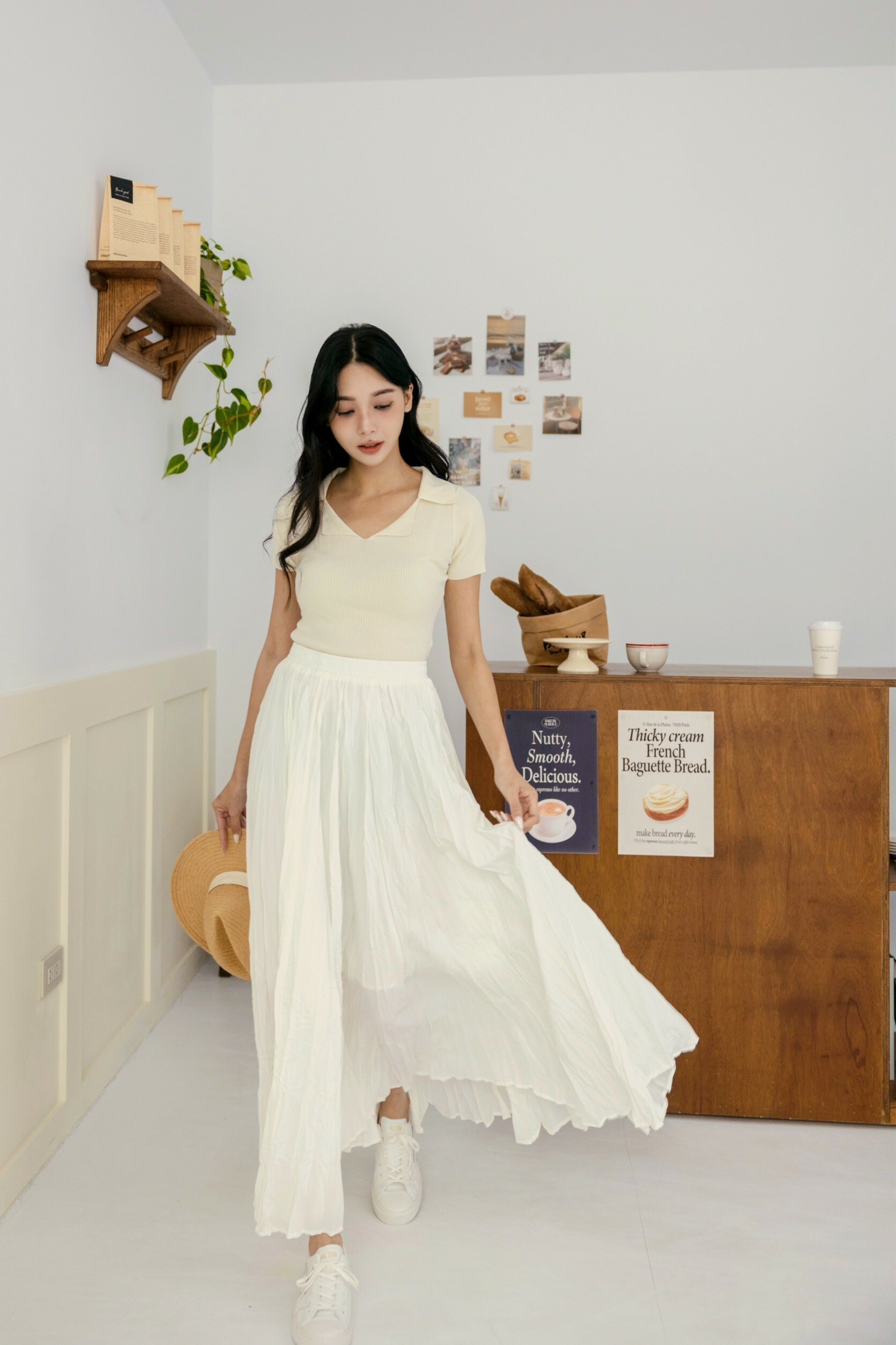 V 領氣質米白上衣