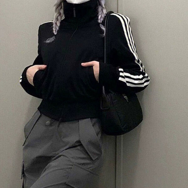Hot recommended stand collar cardigan sweatshirt short jacket (black) (S/M/L/XL/2XL size will be shipped after placing the order and contact customer service)