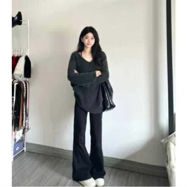 Popular v-neck sweater (dark gray) (S/M/L/XL sizes will be shipped after you place an order and contact customer service)