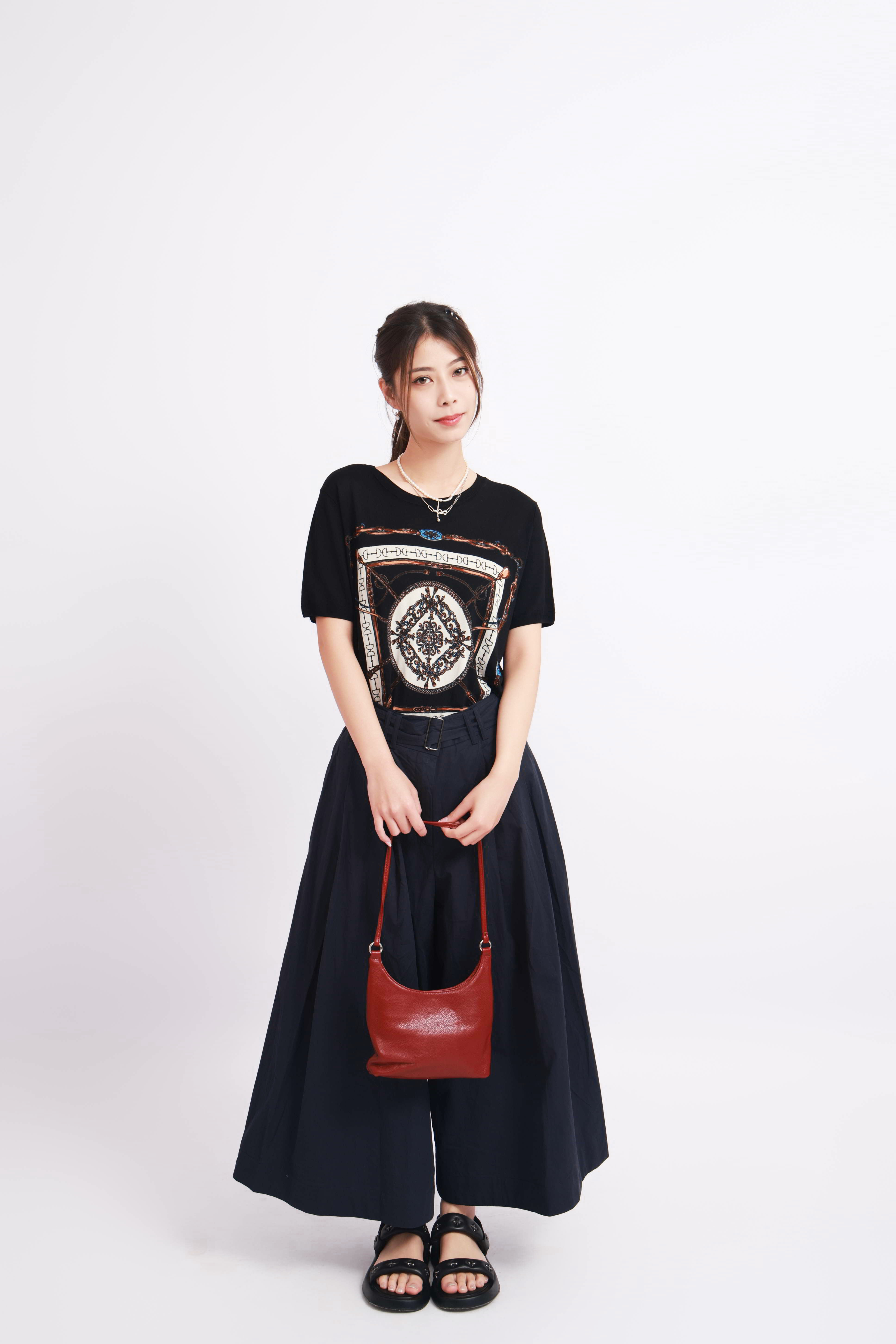 造型 996（上衣＋半截裙）