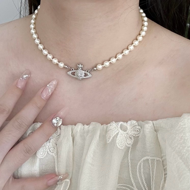 VIVIENNE WESTWOOD 西太后 MINI BAS RELIEFCHOKER 浮雕土星吊墜 39CM 銀 珍珠項鍊