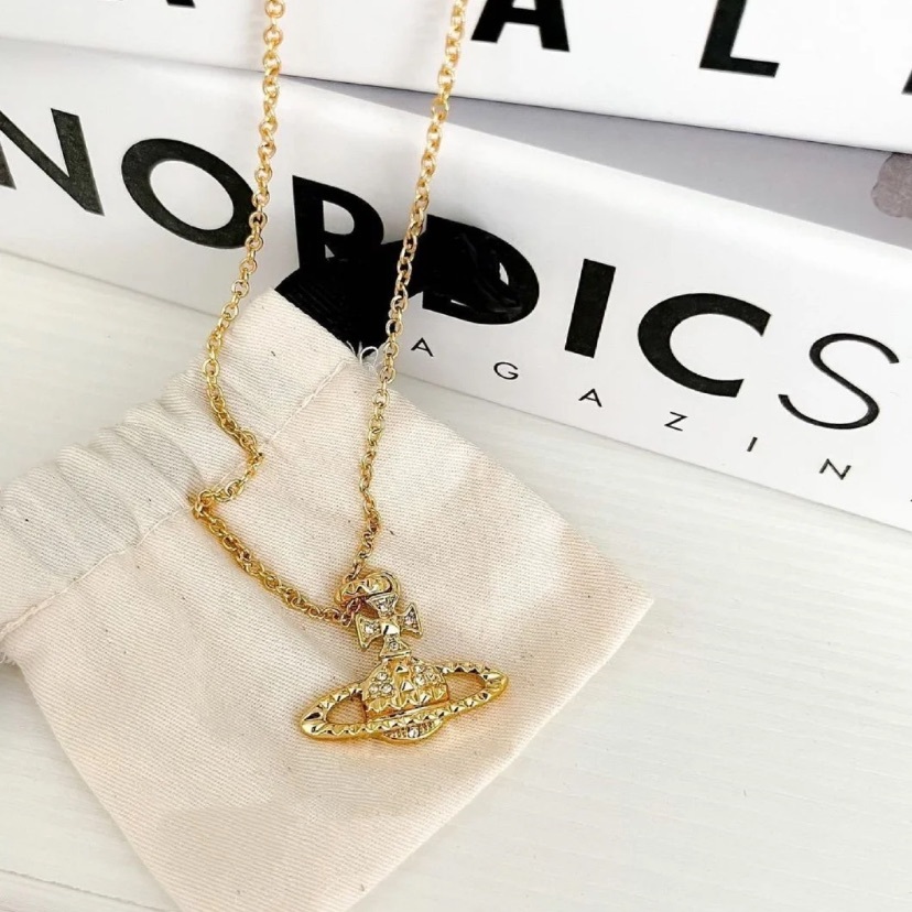 <限時開團🌙>VIVIENNE WESTWOOD 金色 鉚釘 滿鑽平面土星Logo項鍊