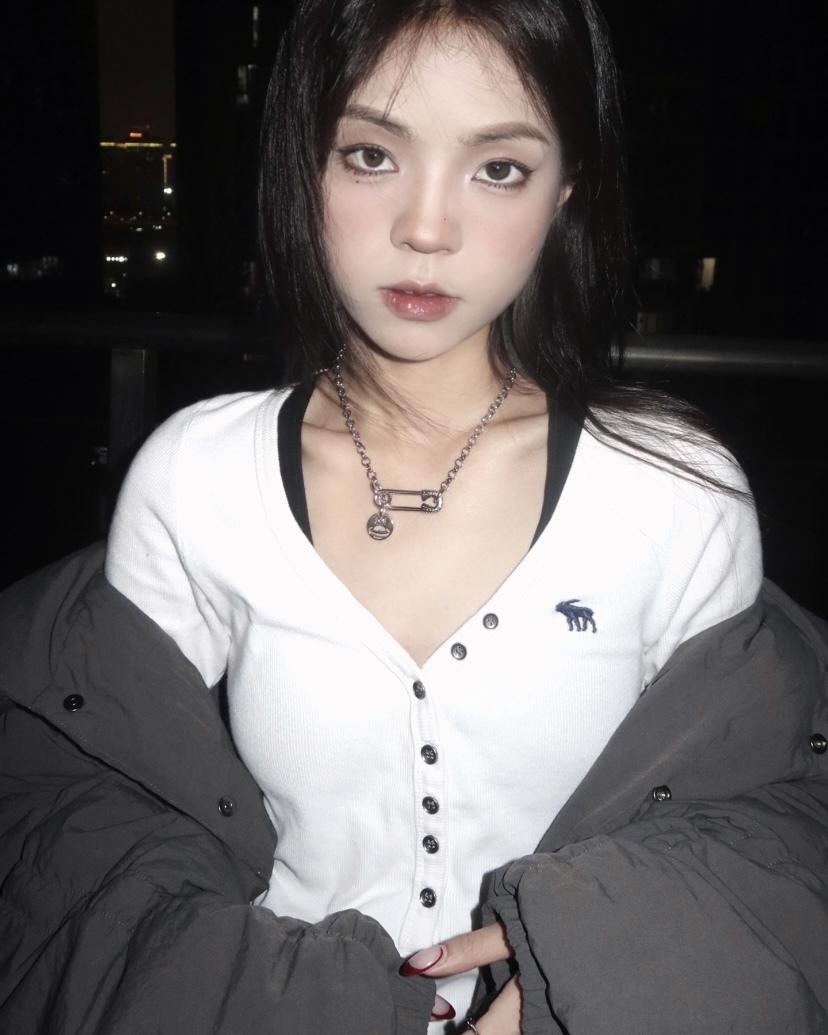 <限時開團🌙> VIVIENNE WESTWOOD 銀色 別針圓牌LOGO項鍊