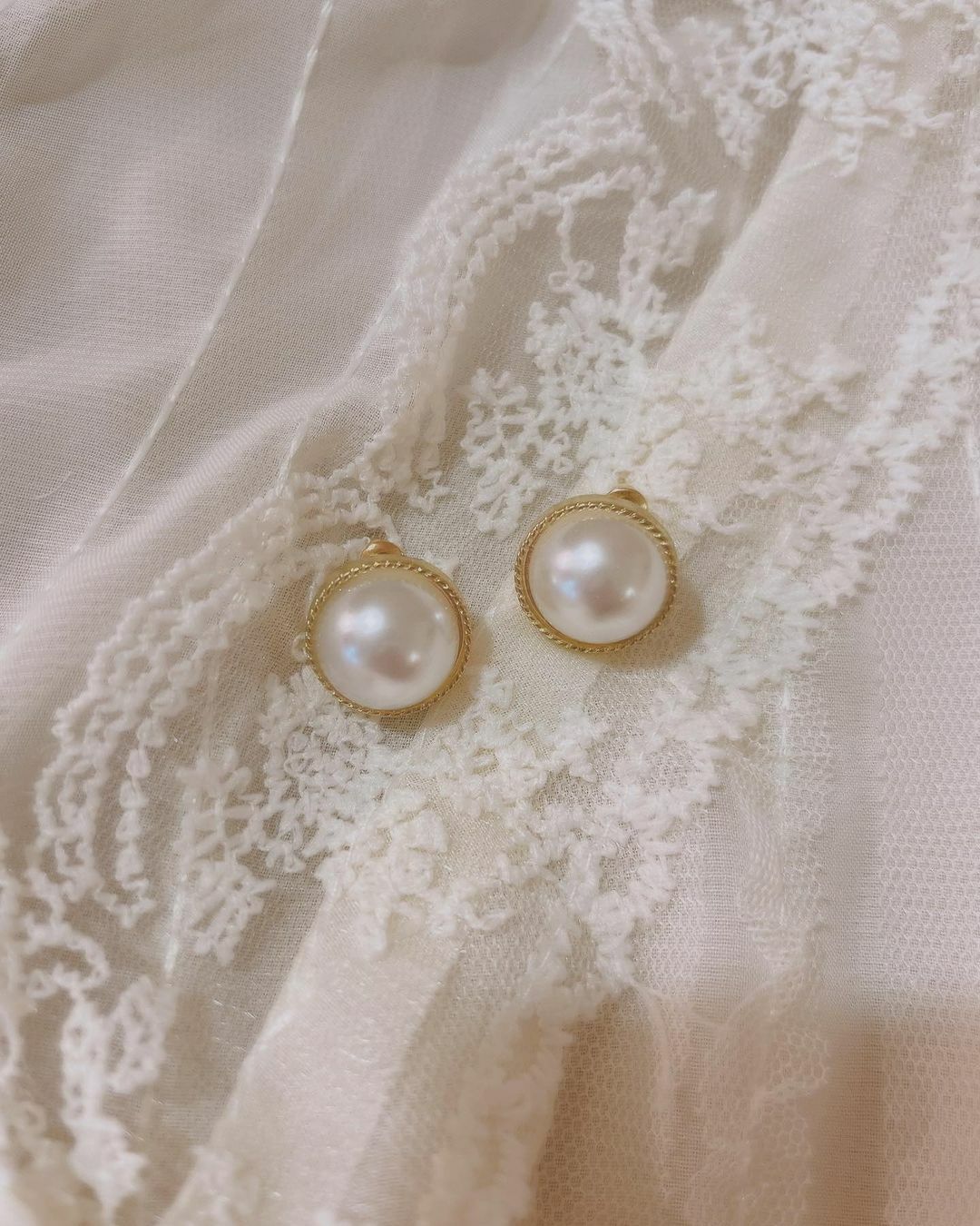 E16 Vintage pearl earrings