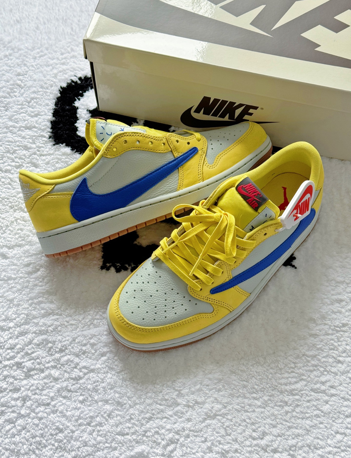 Nike Air Jordan 1 OG x Travis Scott Canary Yellow 檸檬黃 荔枝皮 倒勾 男女款 DZ4137-700/預購