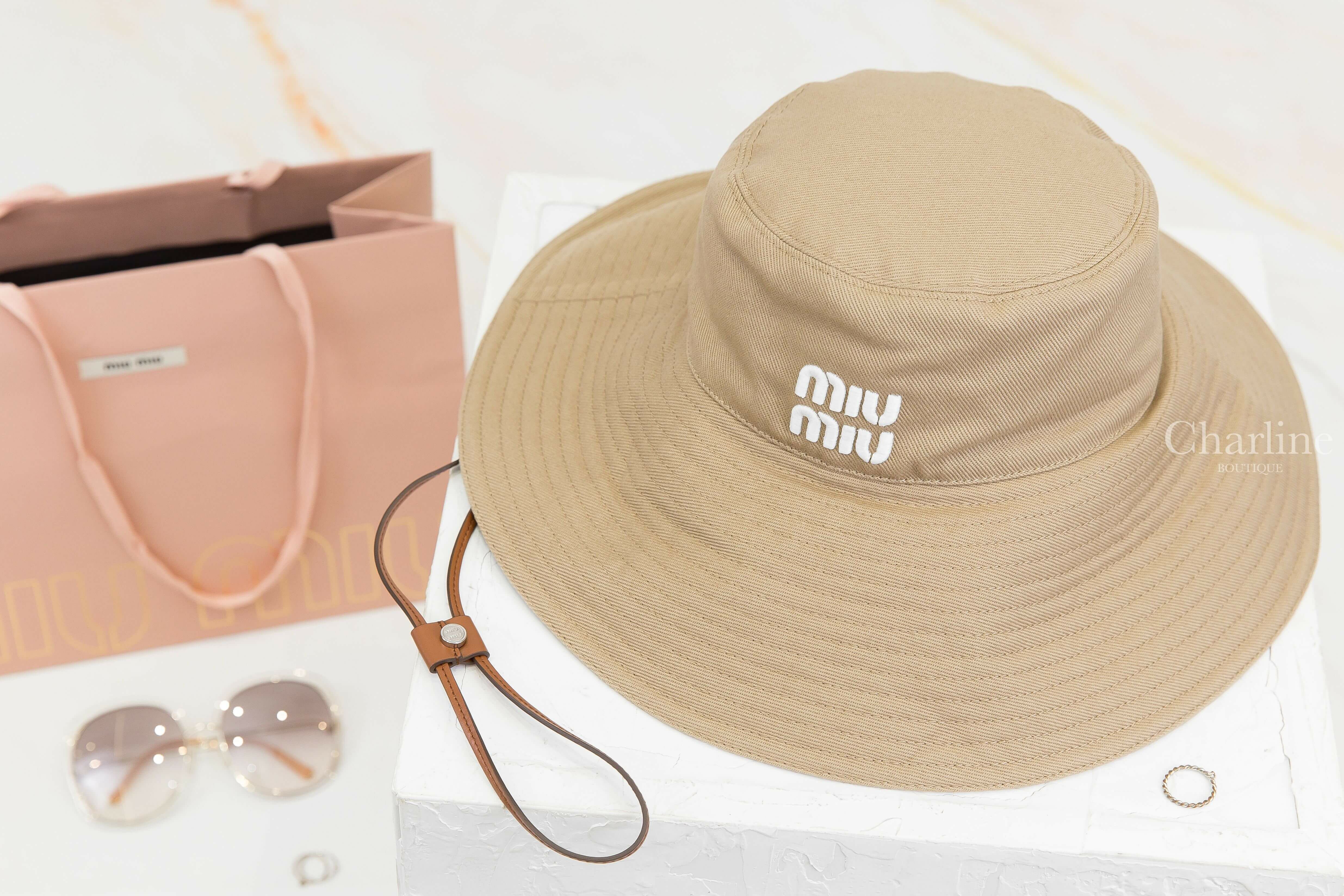 Miu Miu Drill Hat 卡其色刺繡白字棕色綁帶漁夫帽